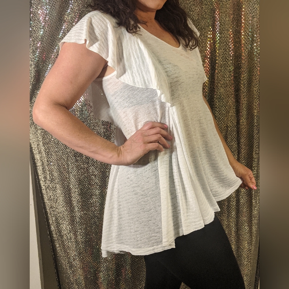 V christina flowy top. Size small